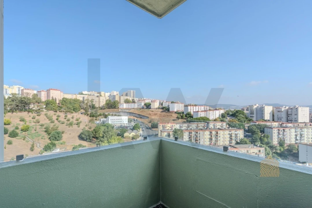 Apartamento T2 para Venda em Santo António dos Cavaleiros e Frielas Foto 12