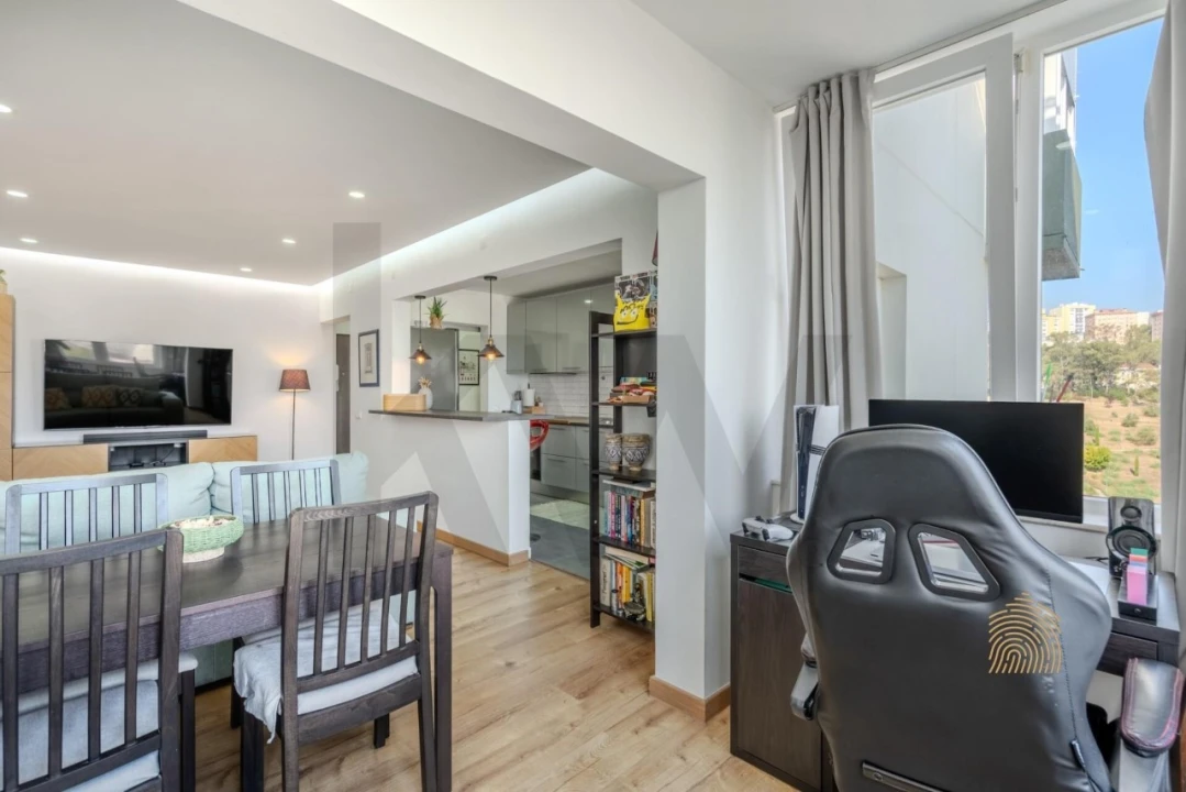 Apartamento T2 para Venda em Santo António dos Cavaleiros e Frielas Foto 14