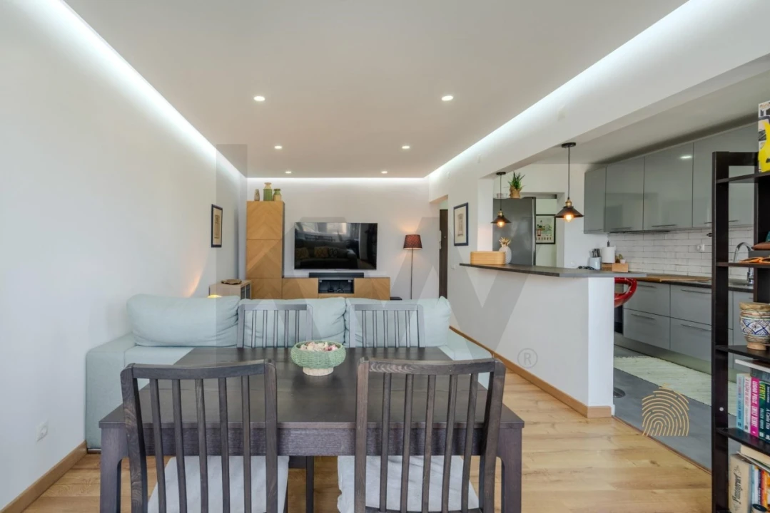 Apartamento T2 para Venda em Santo António dos Cavaleiros e Frielas Foto 15