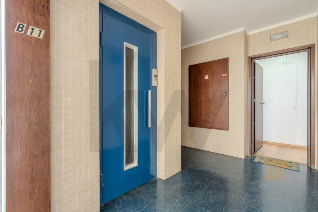Apartamento T2 para Venda em Santo António dos Cavaleiros e Frielas Foto 28