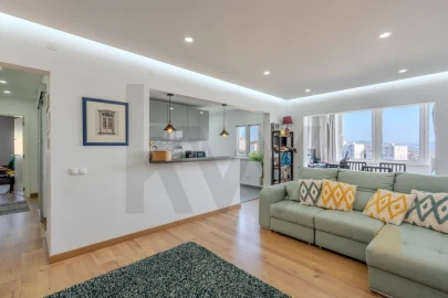 Apartamento T2 para Venda em Santo António dos Cavaleiros e Frielas