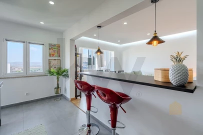 Apartamento T2 para Venda em Santo António dos Cavaleiros e Frielas