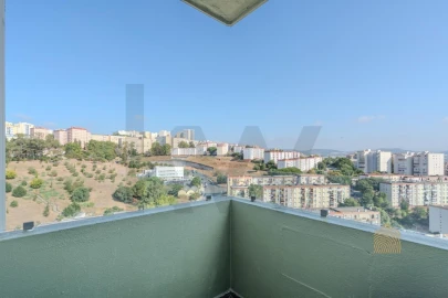Apartamento T2 para Venda em Santo António dos Cavaleiros e Frielas