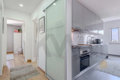 Apartamento T2 para Venda em Santo António dos Cavaleiros e Frielas