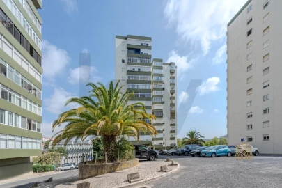 Apartamento T2 para Venda em Santo António dos Cavaleiros e Frielas