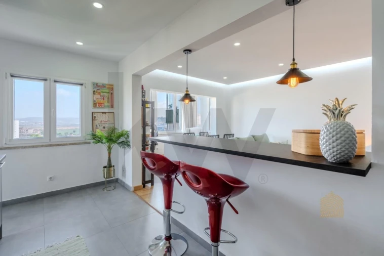 Apartamento T2 para Venda em Santo António dos Cavaleiros e Frielas Foto 7