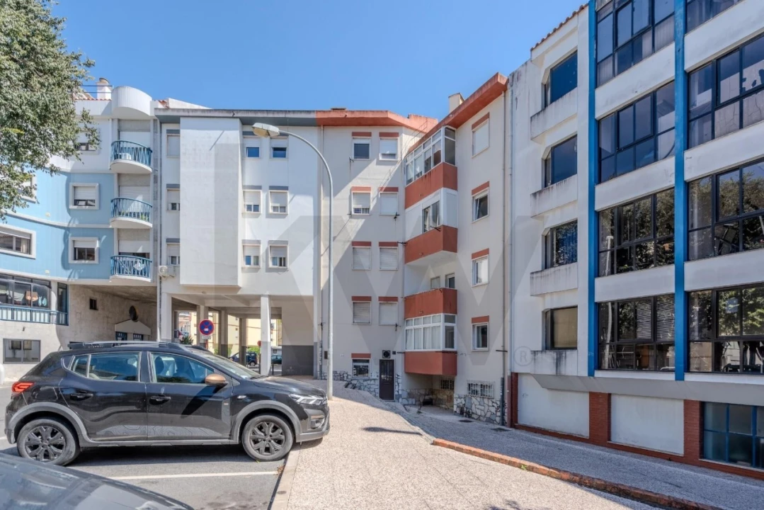 Apartamento T2 para Venda em Carnaxide e Queijas Foto 29