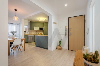 Apartamento T2 para Venda em Carnaxide e Queijas