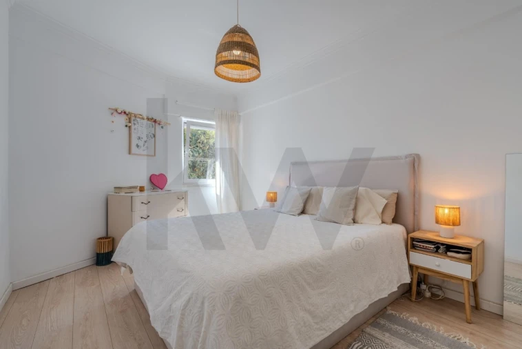 Apartamento T2 para Venda em Carnaxide e Queijas Foto 15