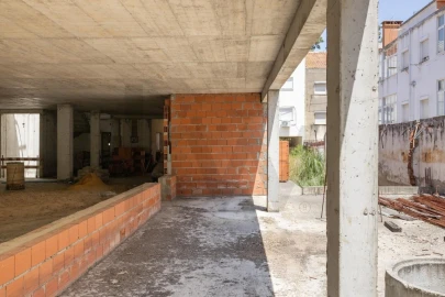 Armazém para Venda em Alverca do Ribatejo e Sobralinho
