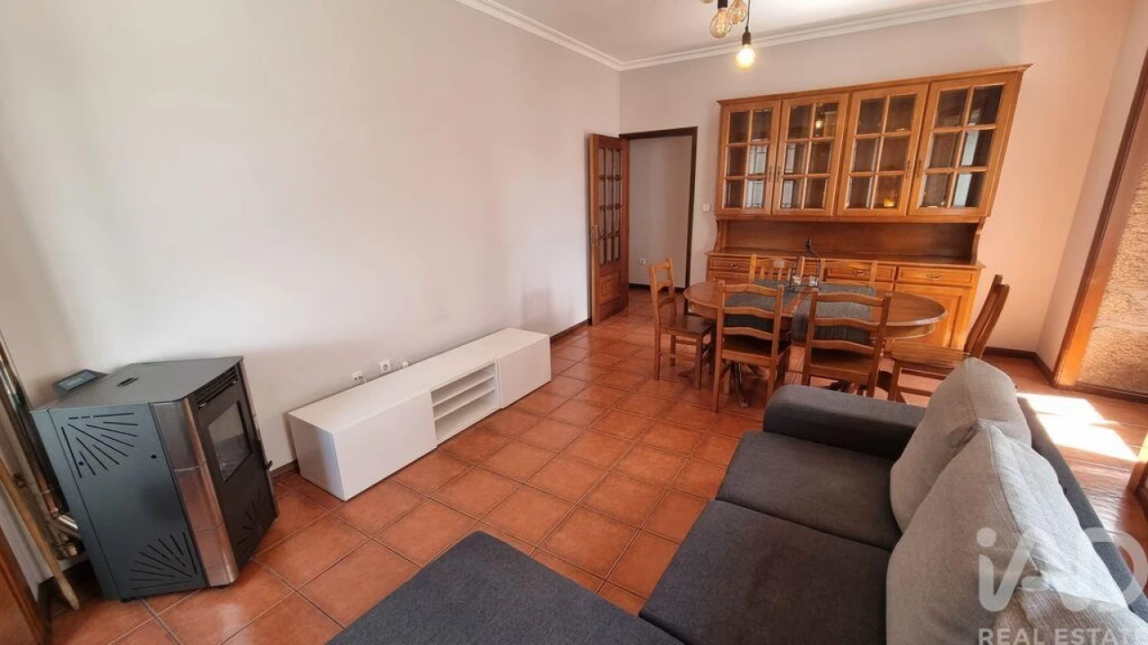 Moradia T2 para Venda em Rapa e Cadafaz Foto 12