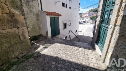 Moradia T2 para Venda em Rapa e Cadafaz