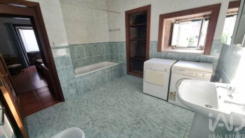Moradia T2 para Venda em Rapa e Cadafaz