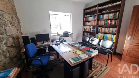 Moradia T2 para Venda em Rapa e Cadafaz