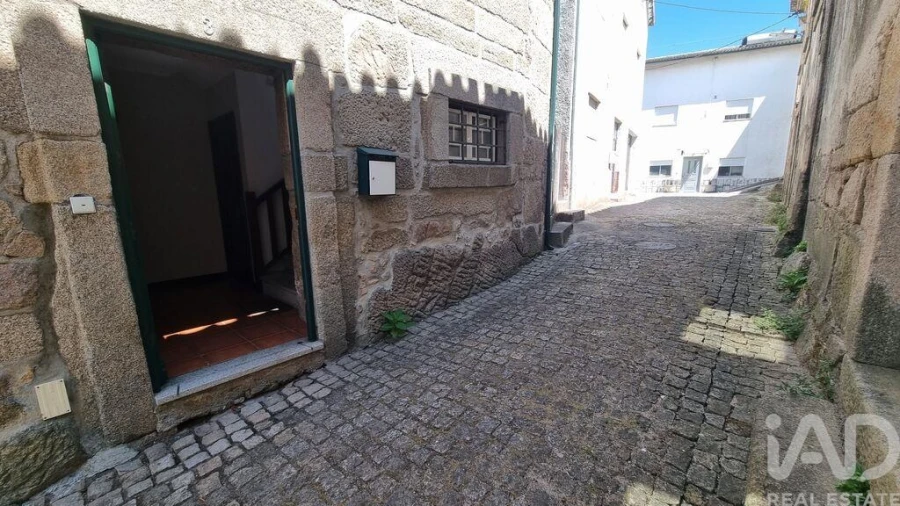 Moradia T2 para Venda em Rapa e Cadafaz Foto 4