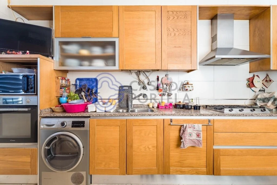 Apartamento T4 para Venda em Portimão Foto 3