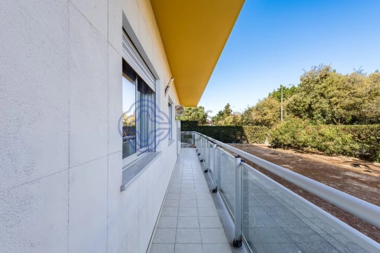 Apartamento T4 para Venda em Portimão Foto 8