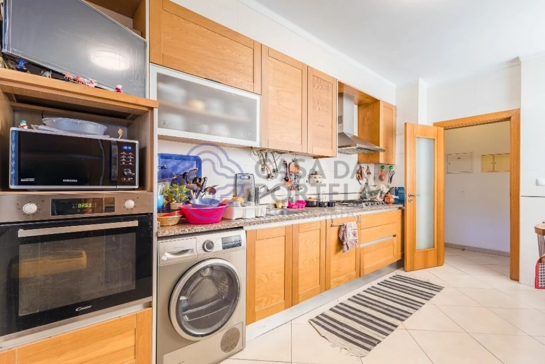 Apartamento T4 para Venda em Portimão Foto 4