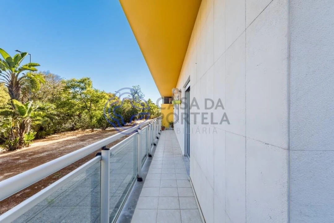 Apartamento T4 para Venda em Portimão Foto 9