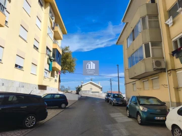 Apartamento T4 para Venda em Charneca de Caparica e Sobreda