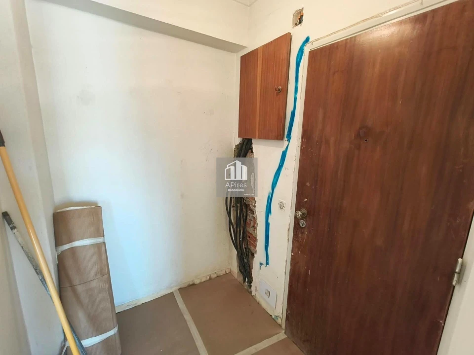 Apartamento T4 para Venda em Charneca de Caparica e Sobreda Foto 29