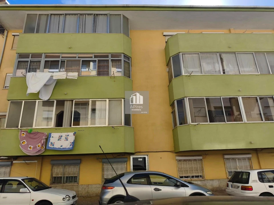 Apartamento T4 para Venda em Charneca de Caparica e Sobreda Foto 46