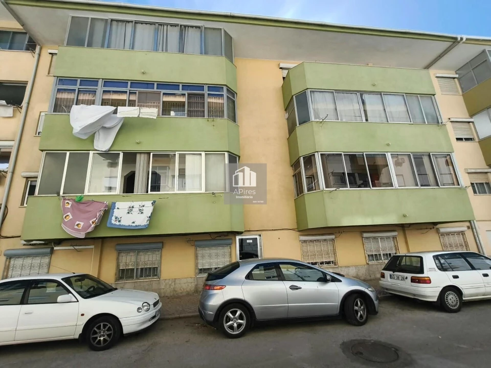 Apartamento T4 para Venda em Charneca de Caparica e Sobreda Foto 45