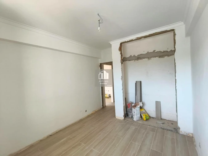 Apartamento T4 para Venda em Charneca de Caparica e Sobreda Foto 33