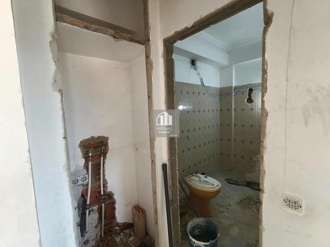 Apartamento T4 para Venda em Charneca de Caparica e Sobreda Foto 10