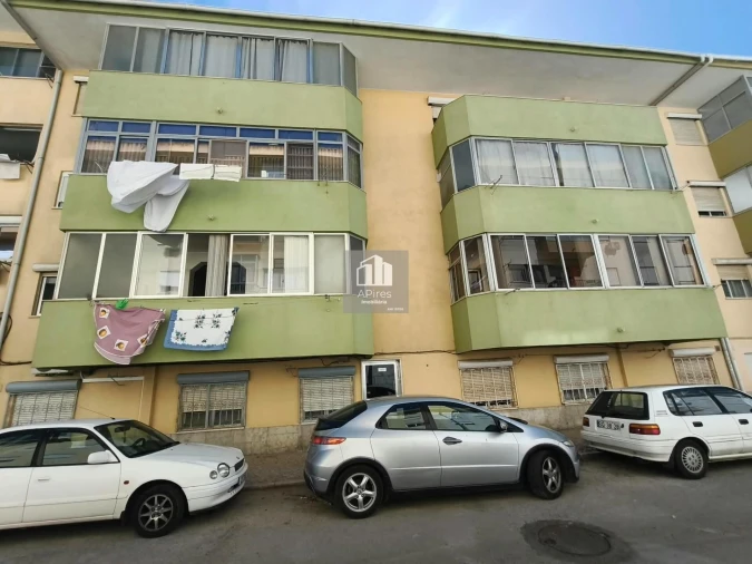 Apartamento T4 para Venda em Charneca de Caparica e Sobreda Foto 45