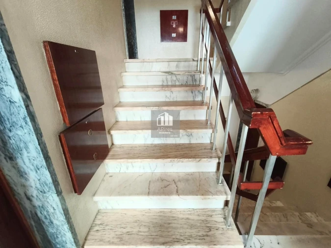 Apartamento T4 para Venda em Charneca de Caparica e Sobreda Foto 40