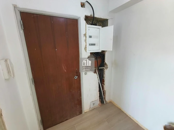 Apartamento T4 para Venda em Charneca de Caparica e Sobreda Foto 28
