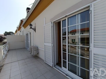Moradia T3 para Venda em Sesimbra (Castelo)