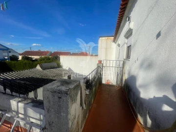 Moradia T4 para Venda em Alcórrego e Maranhão