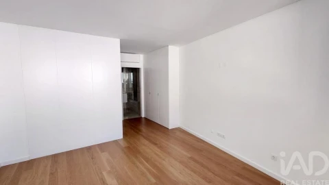 Apartamento T3 para Arrendamento em Santo António
