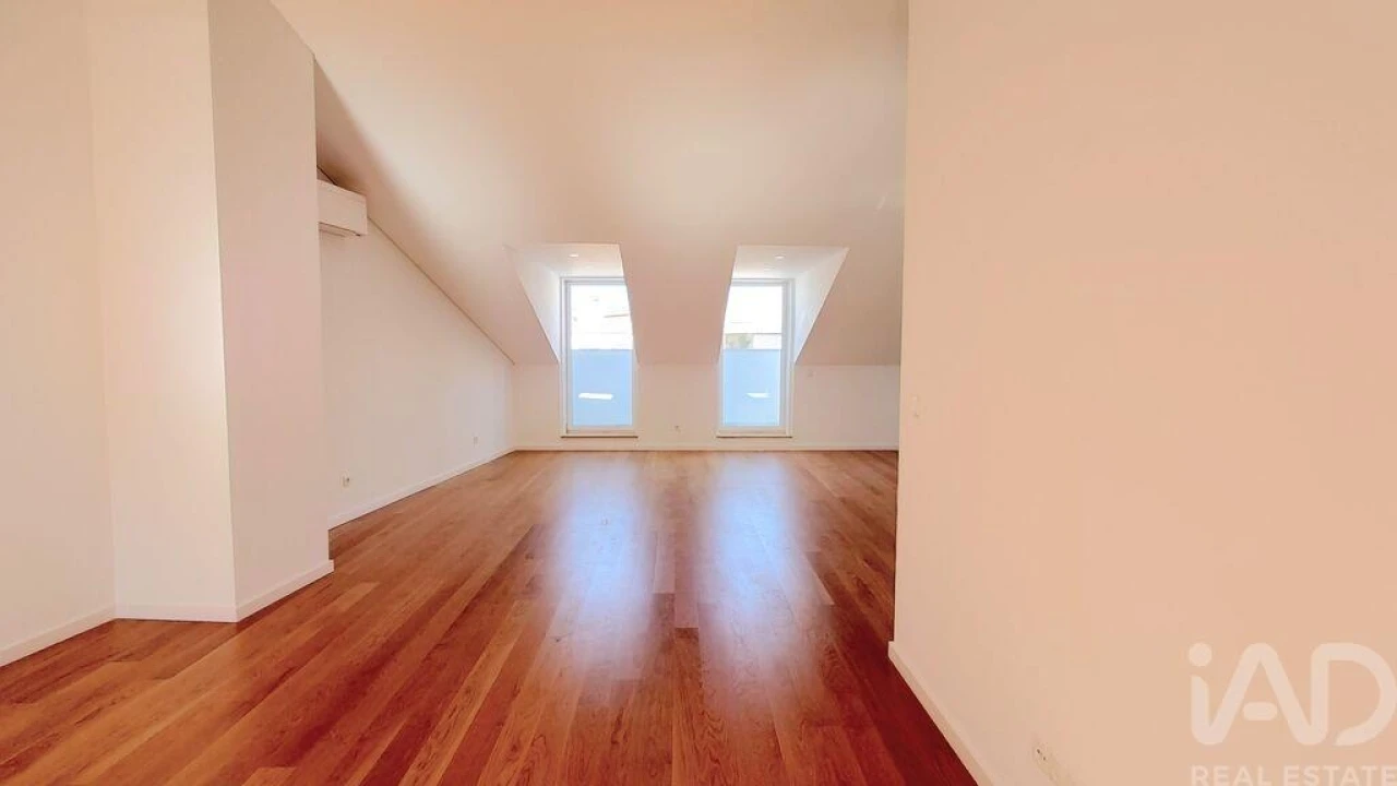 Apartamento T3 para Arrendamento em Santo António Foto 14