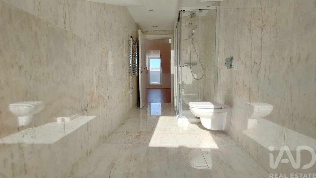 Apartamento T3 para Arrendamento em Santo António Foto 15