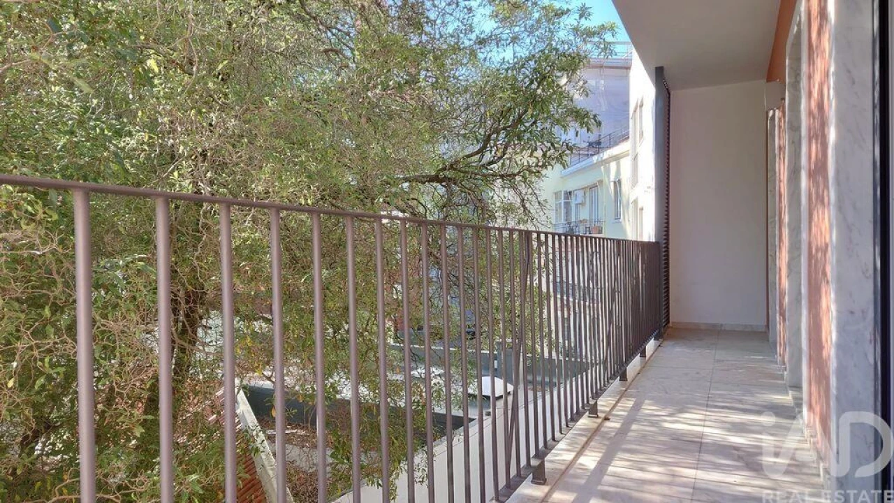 Apartamento T3 para Arrendamento em Santo António Foto 3