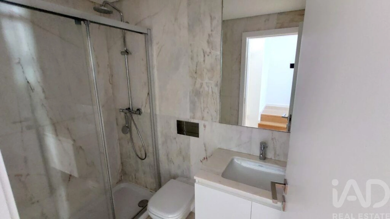 Apartamento T3 para Arrendamento em Santo António Foto 8