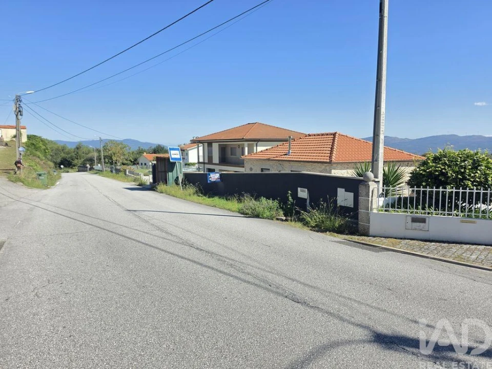 Moradia T3 para Venda em Candemil e Gondar Foto 39