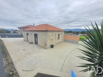 Moradia T3 para Venda em Candemil e Gondar