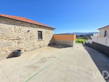Moradia T3 para Venda em Candemil e Gondar