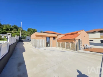 Moradia T3 para Venda em Candemil e Gondar