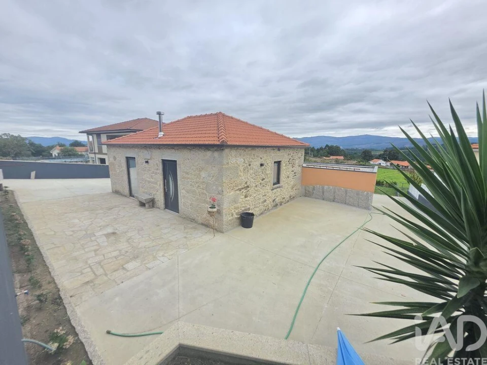 Moradia T3 para Venda em Candemil e Gondar Foto 40