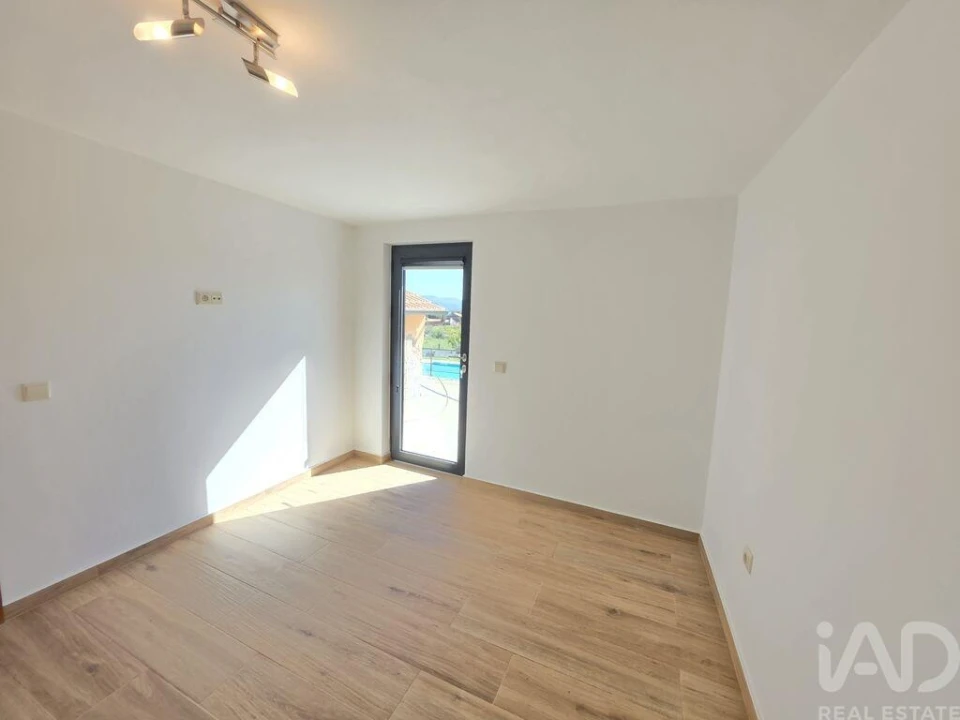 Moradia T3 para Venda em Candemil e Gondar Foto 11