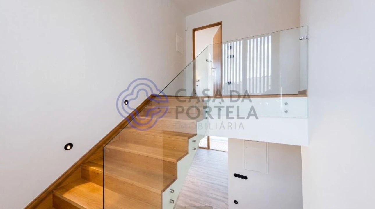 Moradia T4 para Venda em Santa Maria, São Pedro e Matacães Foto 33