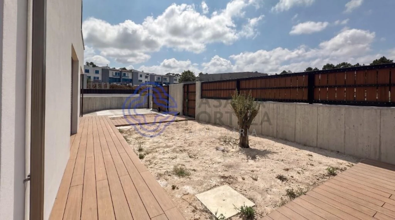 Moradia T4 para Venda em Santa Maria, São Pedro e Matacães Foto 5