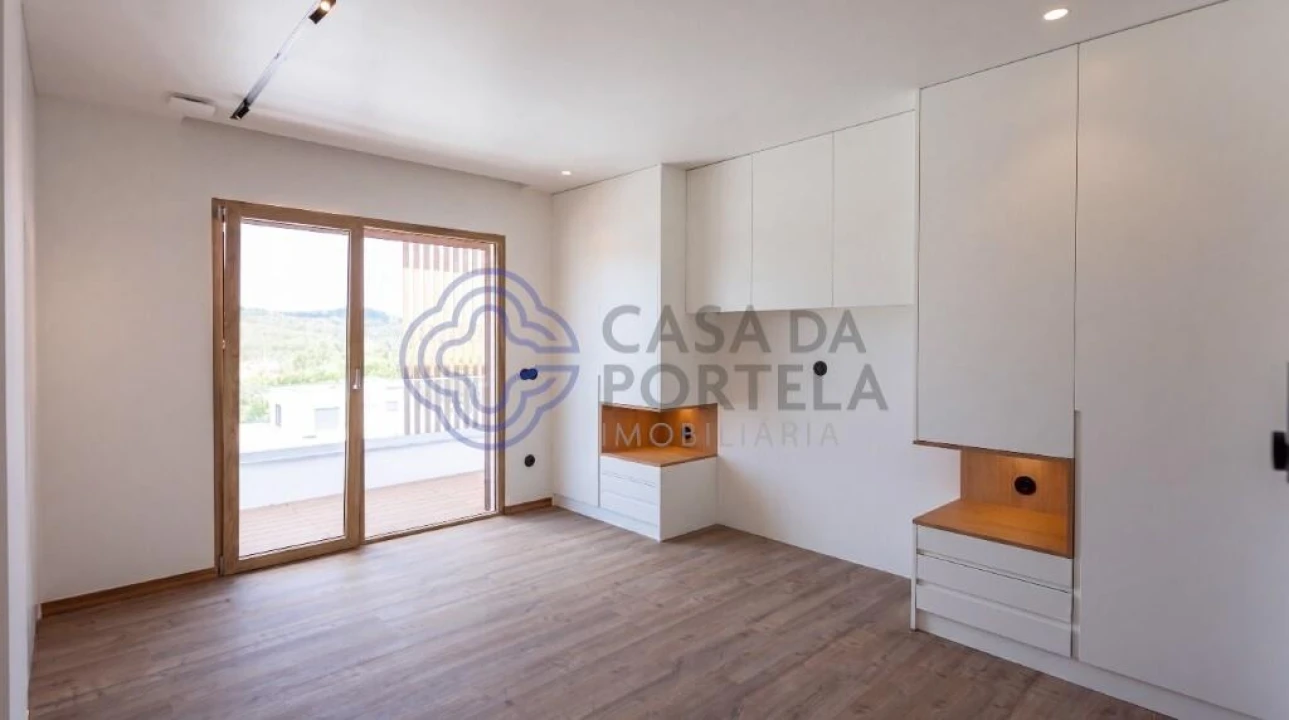 Moradia T4 para Venda em Santa Maria, São Pedro e Matacães Foto 31