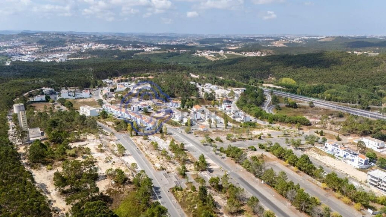Moradia T4 para Venda em Santa Maria, São Pedro e Matacães Foto 10