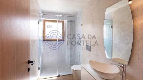 Moradia T4 para Venda em Santa Maria, São Pedro e Matacães